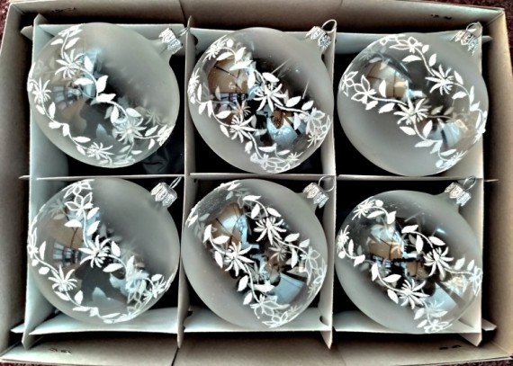 KOULE, SKLENĚNÁ VÁNOČNÍ OZDOBA, ČIRÁ, BÍLÝ DEKOR