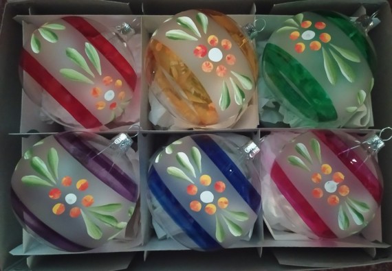 KOULE, SKLENĚNÁ VÁNOČNÍ OZDOBA, ČIRÁ, BAREVNÝ RETRO DEKOR