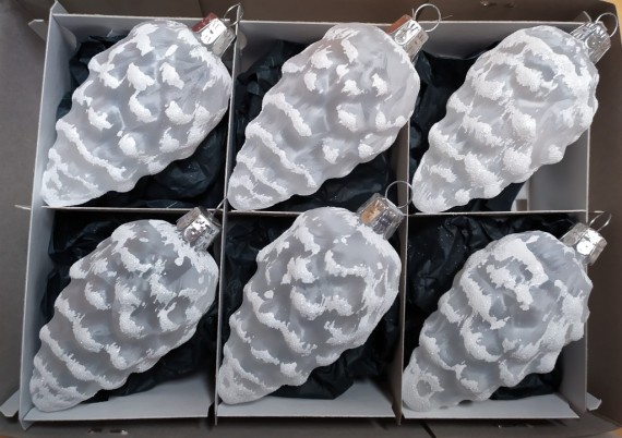 ŠIŠKA BOROVÁ, FORMA, PRŮHLEDNÁ, BÍLÝ MRAZOLAK, LESK, BÍLÝ DEKOR