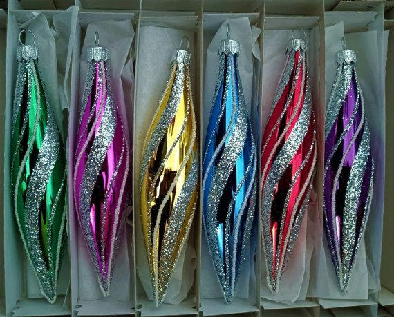 RAKETA, SKLENĚNÁ VÁNOČNÍ OZDOBA, BARVA ASS, STŘÍBRNÝ RETRO DEKOR