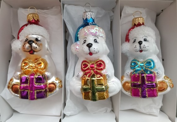 PES S DÁRKEM, forma, bílý, lesk/mat, barevný dekor