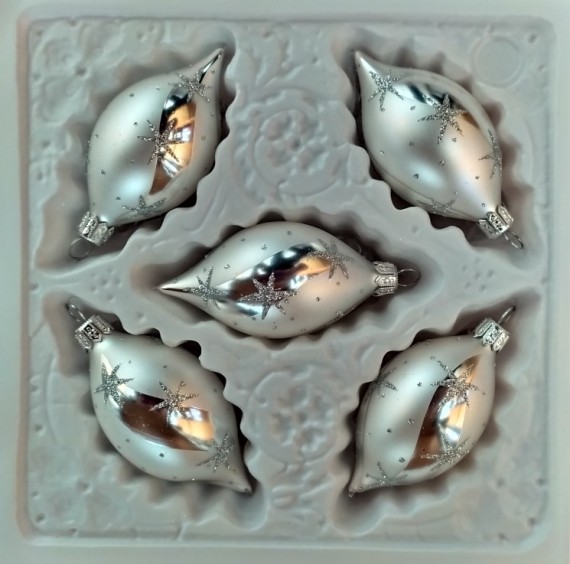 OLIVA, SKLENĚNÁ VÁNOČNÍ OZDOBA, BÍLÁ, DEKOR HVĚZD