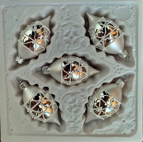 OLIVA, SKLENĚNÁ VÁNOČNÍ OZDOBA, STŘÍBRNÁ, RETRO DEKOR