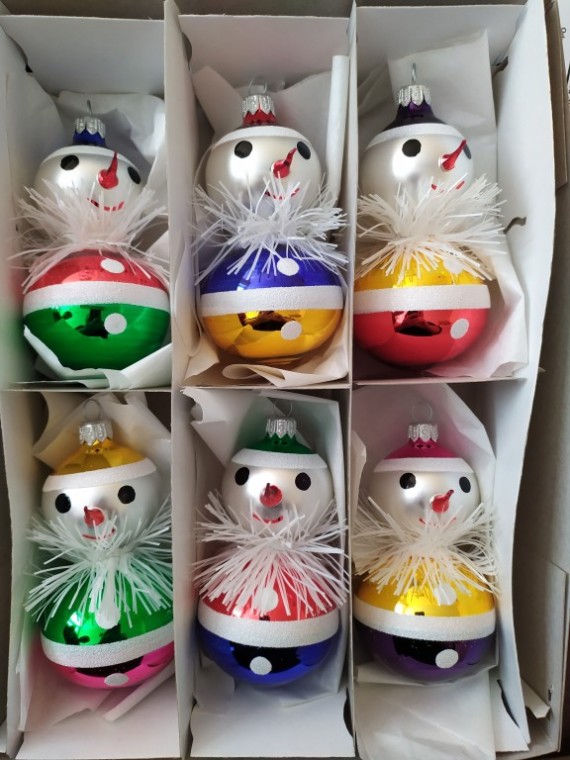 SNĚHULÁK S NOSEM, SKLENĚNÝ, BAREVNÝ DEKOR