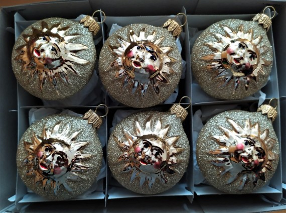 SLUNCE, FORMA, LESK/MAT, MALOVANÝ, SYPANÝ ZLATÝ DEKOR