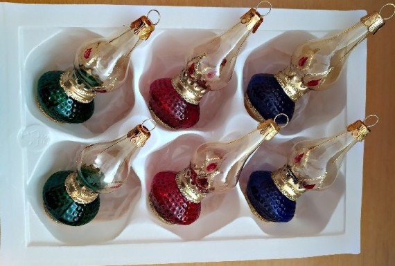 PETROLEJKA MALÁ, FORMA, BAREVNÁ, PRŮHLEDNÁ, LESK, BARVA ASS, DEKOR