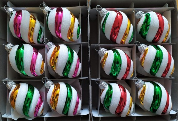 LASTURA, forma, barevný malovaný dekor