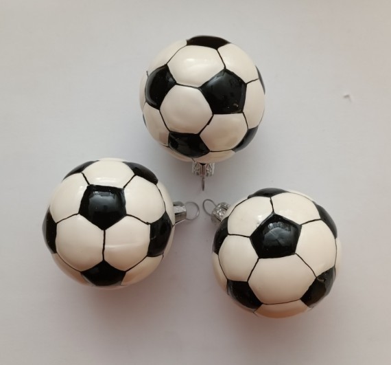 FOTBALOVÝ MÍČ, skleněná ozdoba, forma, černobílý dekor