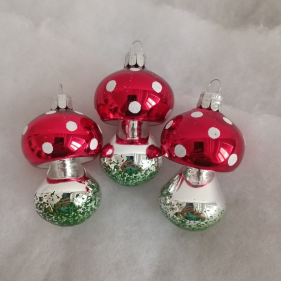 HOUBA MUCHOMŮRKA BACULATÁ, skleněná, volně foukaný tvar, dekor