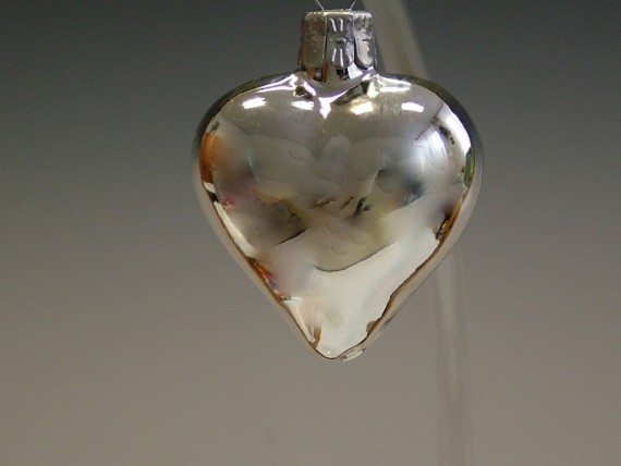 SRDCE FREE, SKLENĚNÁ OZDOBA, STŘÍBRNÉ, BEZ DEKORU