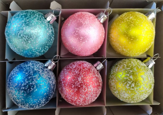 KOULE, SKLENĚNÁ, HLADKÁ, SORTIMENT BAREV, MAT, DEKOR BÍLOU DIAMANTINOU