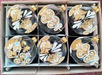 KOULE, SKLENĚNÁ VÁNOČNÍ OZDOBA, ČIRÁ, BÍLOZLATÝ DEKOR