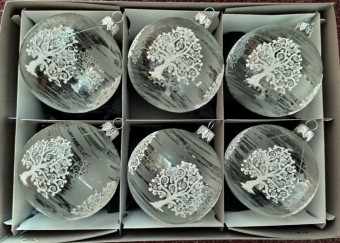 KOULE, SKLENĚNÁ VÁNOČNÍ OZDOBA, ČIRÁ, MOTIV STROMŮ