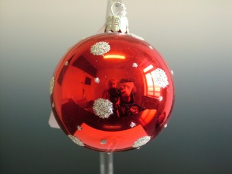 KOULE, SKLENĚNÁ, HLADKÁ, ČERVENÁ, LESK, BÍLÝ DEKOR