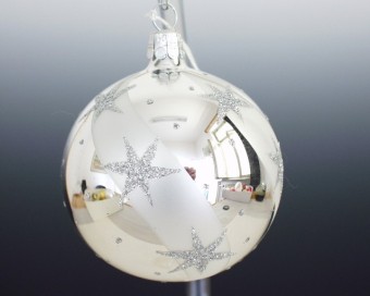 KOULE, SKLENĚNÁ, HLADKÁ, LESK, STŘÍBRNÁ, BÍLÝ DEKOR SE STŘÍBRNÝMI HVĚZDAMI