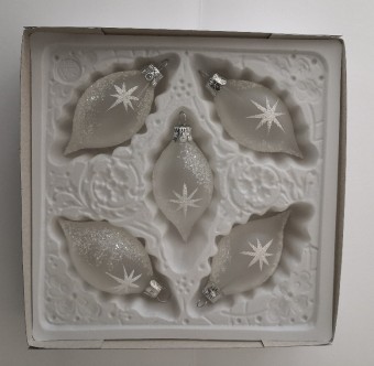 OLIVA, SKLENĚNÁ VÁNOČNÍ OZDOBA, PRŮHLEDNÁ, BÍLÁ, DEKOR HVĚZD