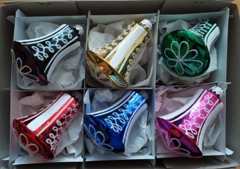 ZVONEK, SKLENĚNÁ VÁNOČNÍ OZDOBA, BARVA ASS, RETRO DEKOR