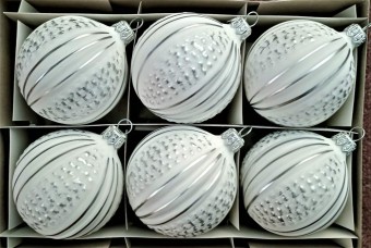 KOULE, skleněná vánoční ozdoba, bílá skořápka, stříbrný dekor