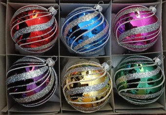 KOULE, SKLENĚNÁ VÁNOČNÍ OZDOBA, BAREVNÁ, LESK, STŘÍBRNÝ DEKOR