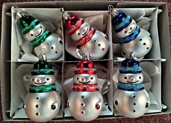 SNĚHULÁK MALÝ, FORMA, BÍLÝ, ŠÁLA BARVA ASS, MAT, DEKOR