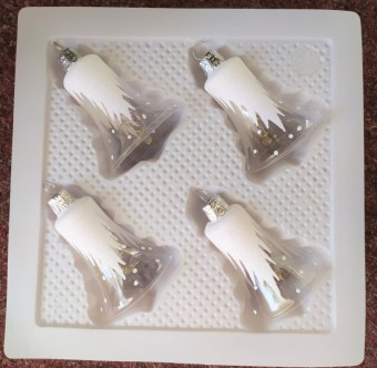 ZVONEK, SKLENĚNÁ VÁNOČNÍ OZDOBA, ČIRÝ, BÍLÝ DEKOR