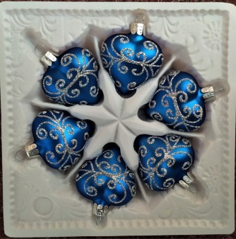 SRDCE, FORMA, HLADKÉ, TMAVĚ MODRÉ, MAT, STŘÍBRNÝ DEKOR