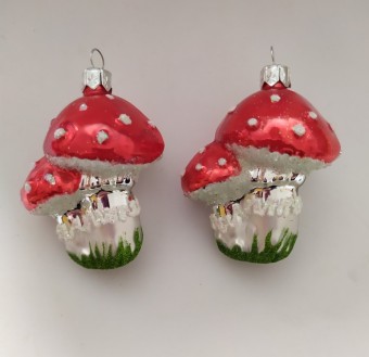 DVĚ HOUBY VĚTŠÍ, forma, ručně malovaný dekor