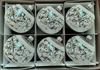 KOULE, SKLENĚNÁ VÁNOČNÍ OZDOBA, ČIRÁ, MOTIV KRAJKY