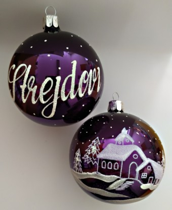 KOULE FIALOVÁ, LESK, CHALOUPKA, BÍLÝ POSYP