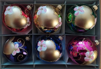 KOULE, SKLENĚNÁ VÁNOČNÍ OZDOBA, BARVA LESK ASS, RETRO DEKOR, ZLATÉ SRDCE