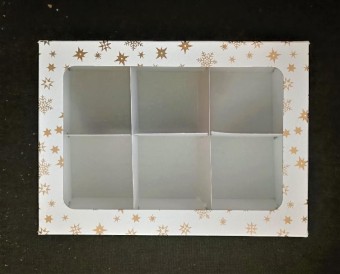 Krabice s průhledem na 6 koulí o průměru 7 cm